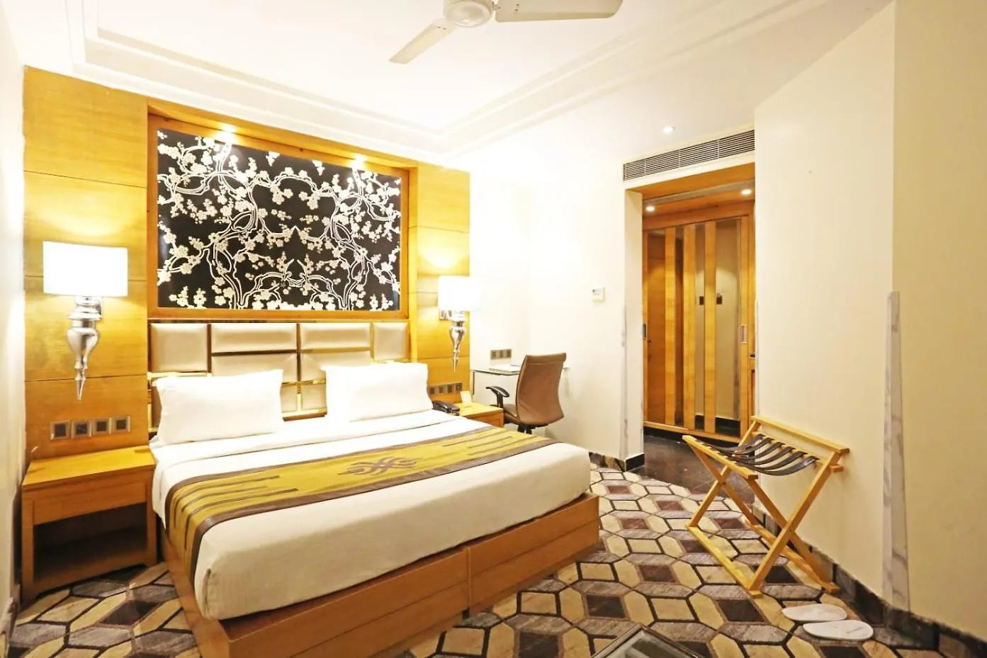Airport Hotel Claytone New Delhi 3*,
